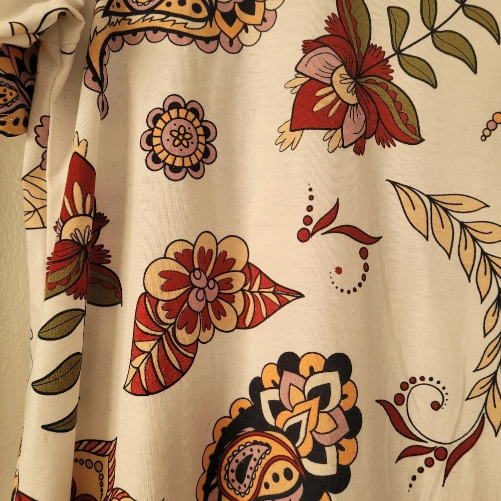 Lularoe Top - Picture 2 of 4